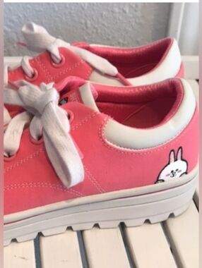 Skechers brand size 8.5 Line Friends sneakers Street Cleats